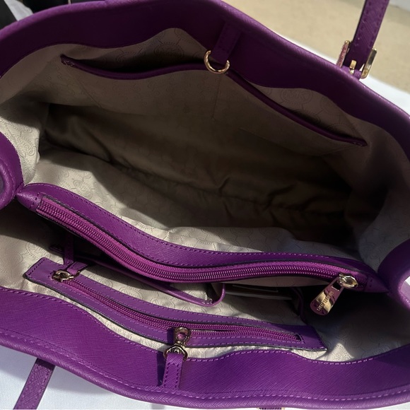 Michael Kors Jet Set medium Hand Bag - Picture 3 of 6